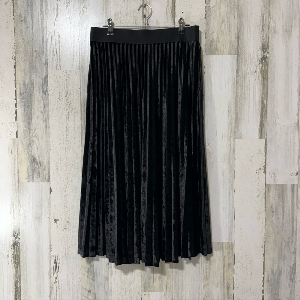 Ultra Pink Black Velvet Pleated Midi Skirt